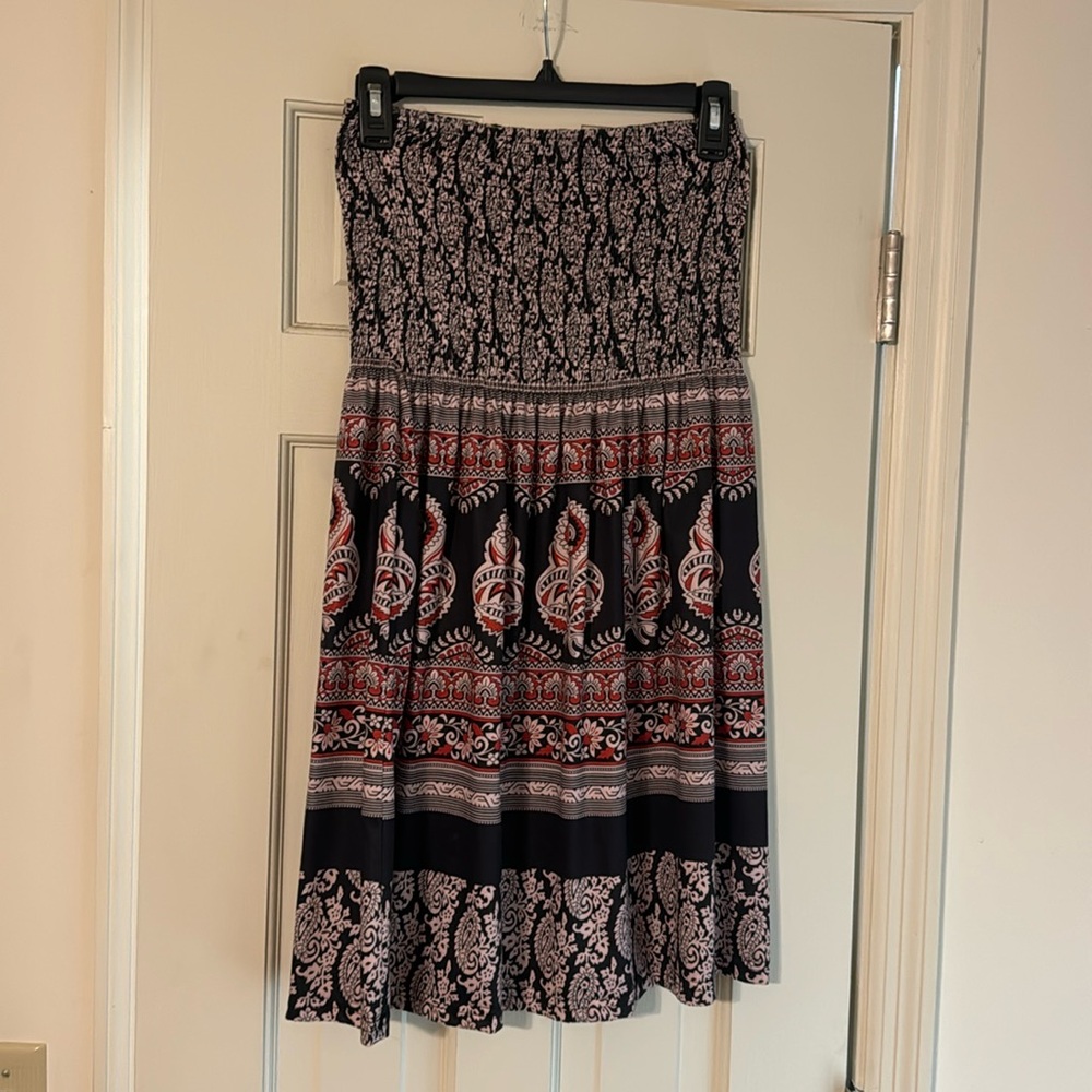 Strapless summer dress/cover up. Black/red/pink. Size M.